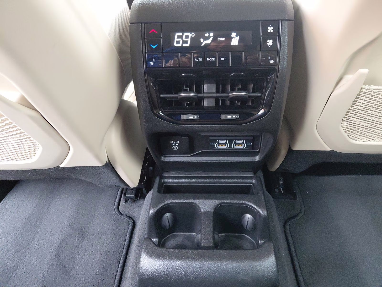 2021 Diamond Black Crystal Pearlcoat Jeep Grand Cherokee L Limited 4X4 SUV