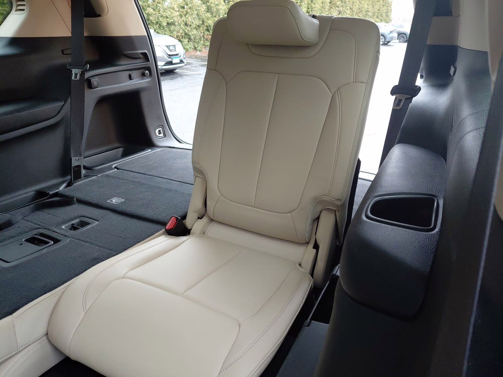 2021 Diamond Black Crystal Pearlcoat Jeep Grand Cherokee L Limited 4X4 SUV