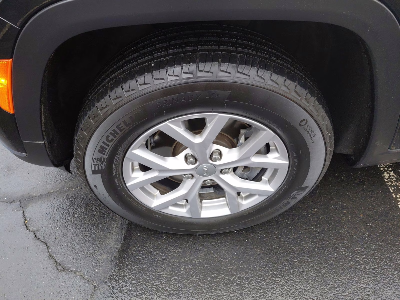 2021 Diamond Black Crystal Pearlcoat Jeep Grand Cherokee L Limited 4X4 SUV