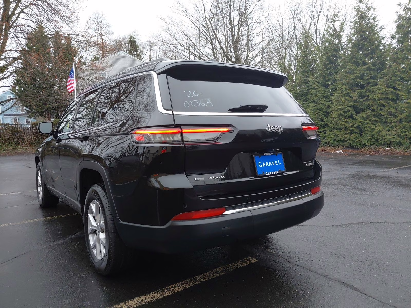 2021 Diamond Black Crystal Pearlcoat Jeep Grand Cherokee L Limited 4X4 SUV