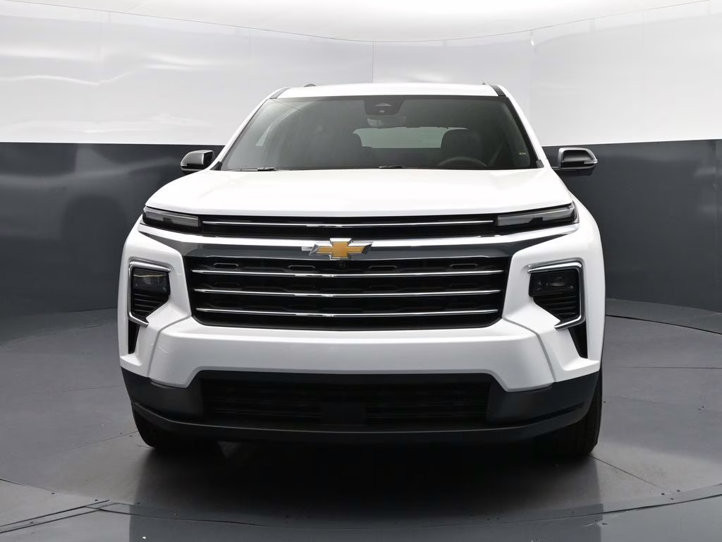 2026 Summit White Chevrolet Traverse LT FWD SUV