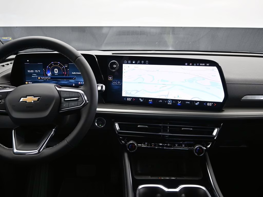 2026 Summit White Chevrolet Traverse LT FWD SUV