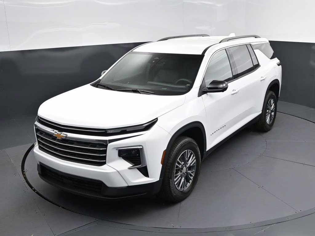 2026 Summit White Chevrolet Traverse LT FWD SUV
