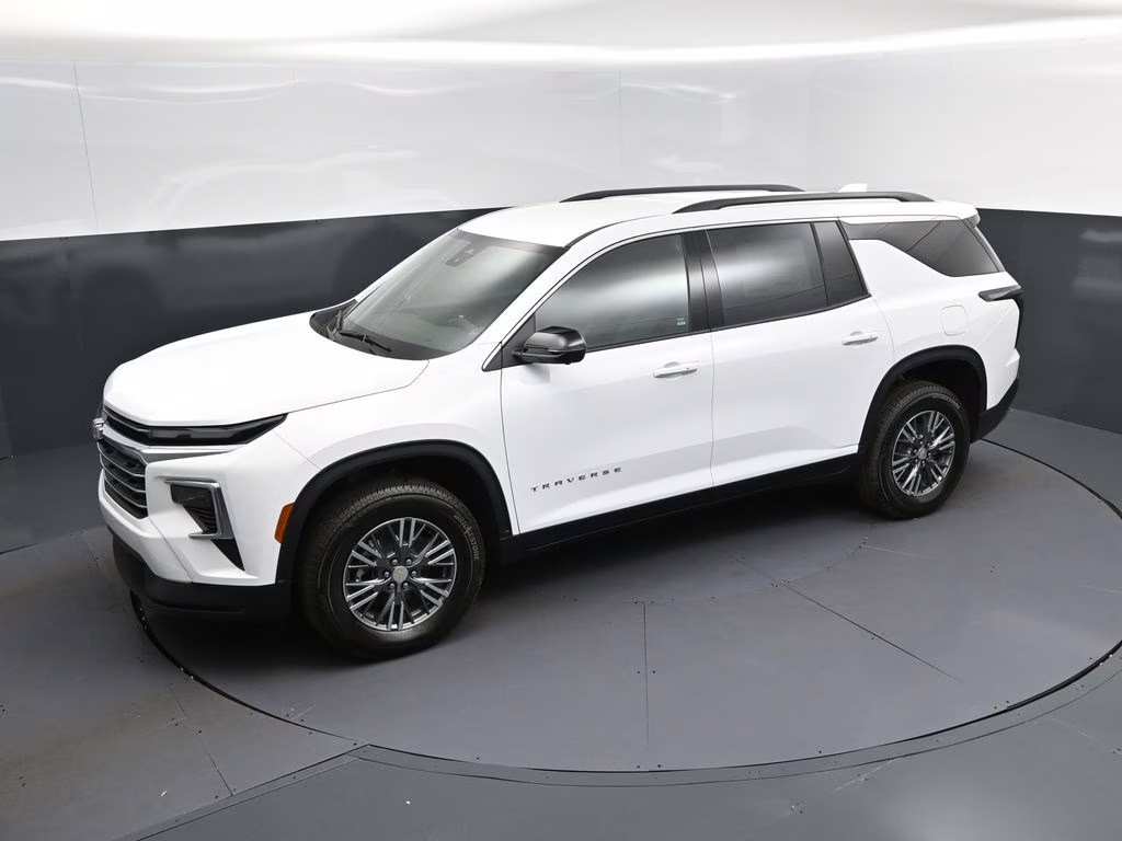 2026 Summit White Chevrolet Traverse LT FWD SUV