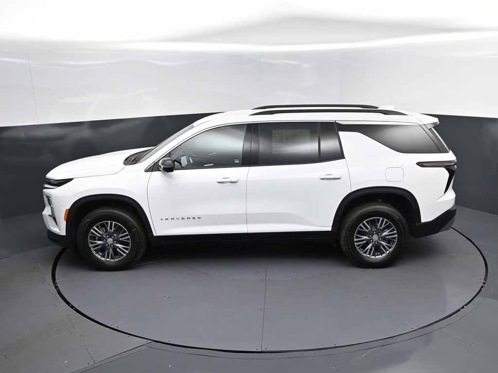 2026 Summit White Chevrolet Traverse LT FWD SUV