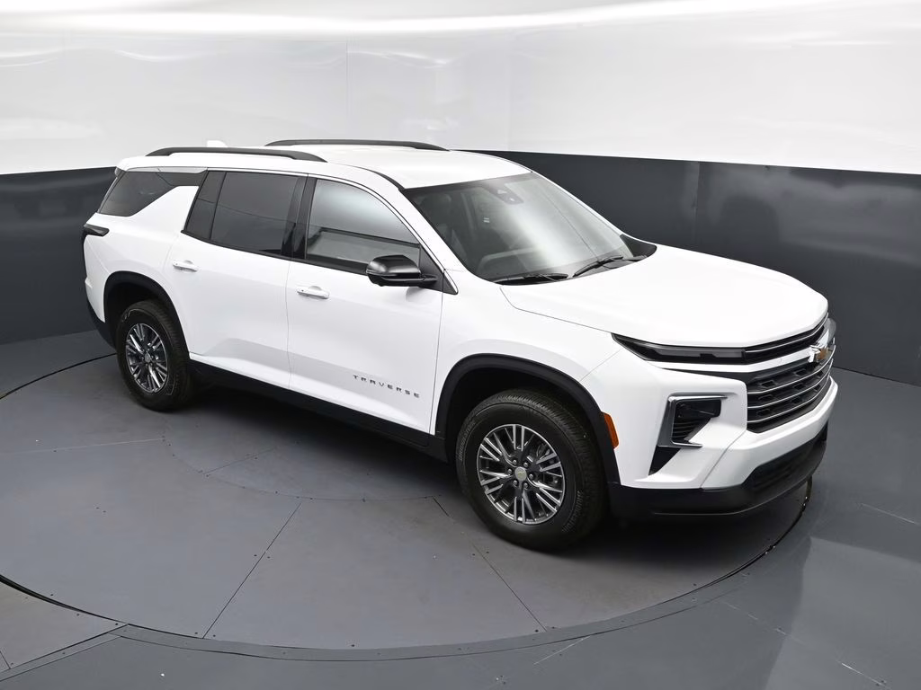 2026 Summit White Chevrolet Traverse LT FWD SUV
