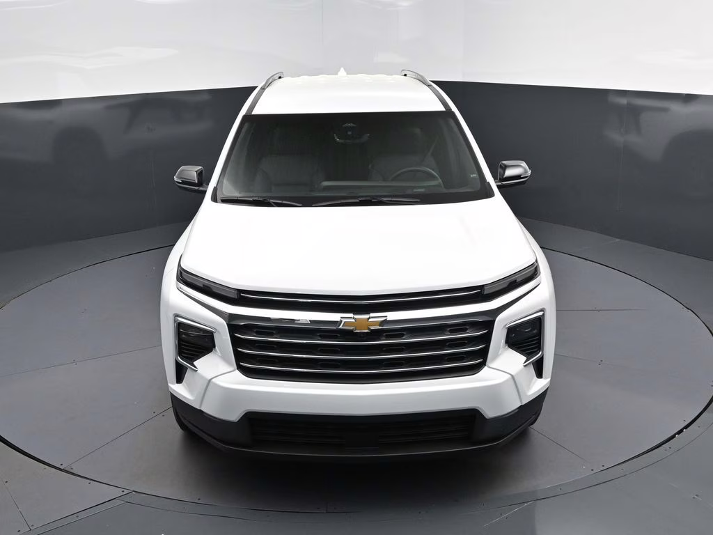 2026 Summit White Chevrolet Traverse LT FWD SUV