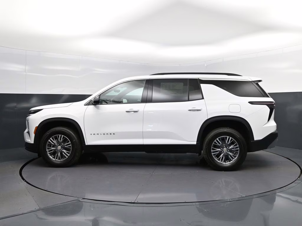 2026 Summit White Chevrolet Traverse LT FWD SUV