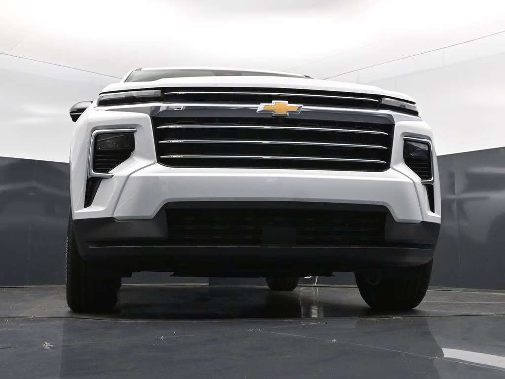 2026 Summit White Chevrolet Traverse LT FWD SUV