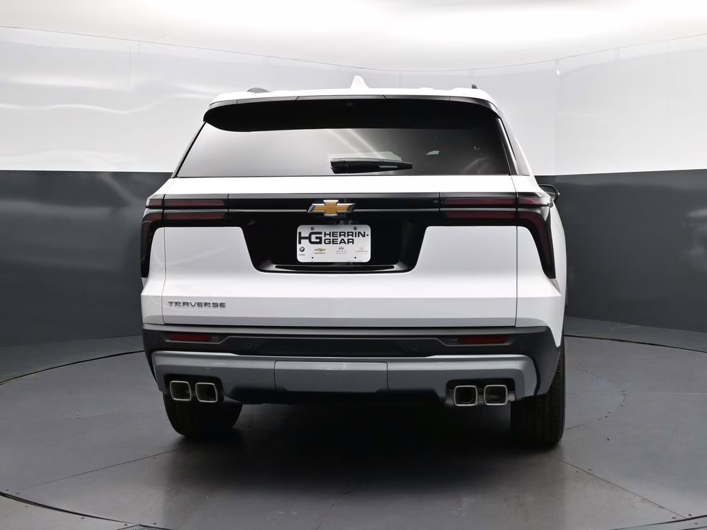 2026 Summit White Chevrolet Traverse LT FWD SUV