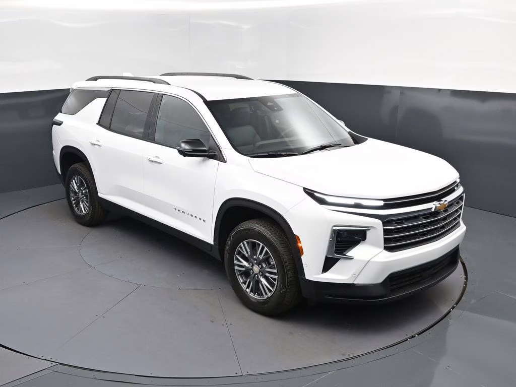 2026 Summit White Chevrolet Traverse LT FWD SUV