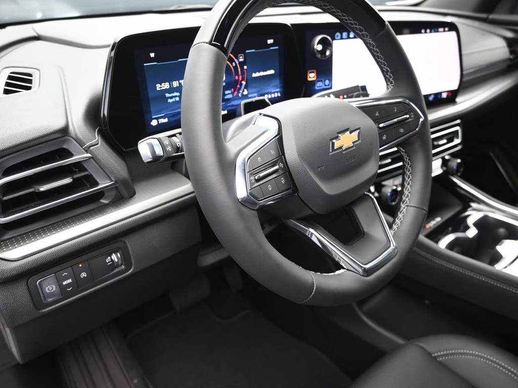 2026 Summit White Chevrolet Traverse LT FWD SUV