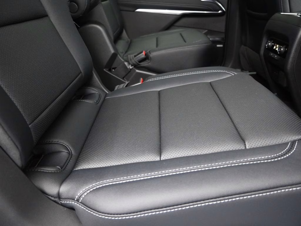 2026 Summit White Chevrolet Traverse LT FWD SUV