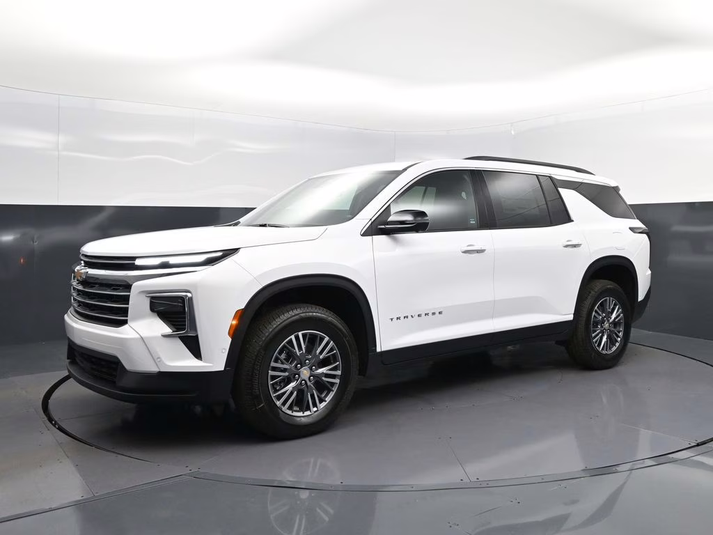 2026 Summit White Chevrolet Traverse LT FWD SUV