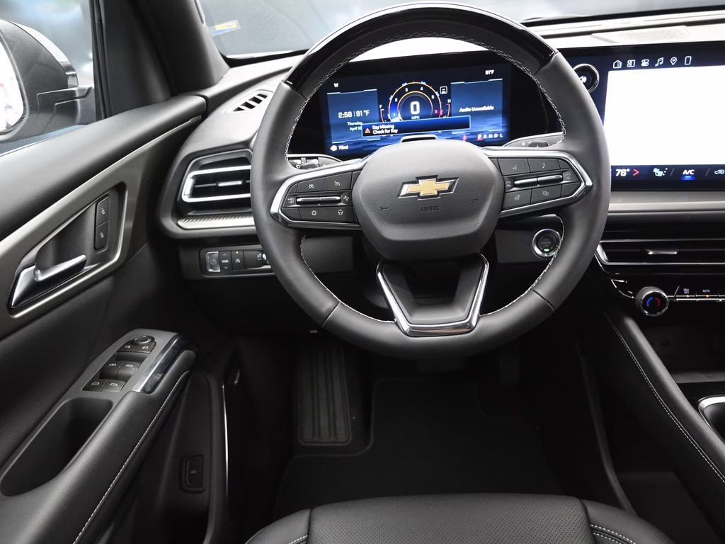 2026 Summit White Chevrolet Traverse LT FWD SUV
