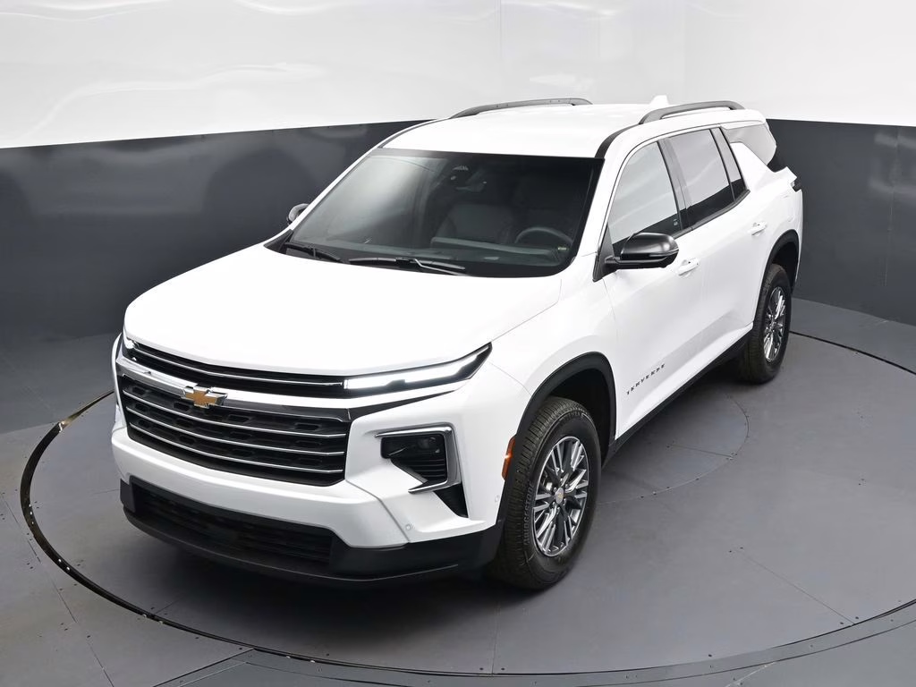 2026 Summit White Chevrolet Traverse LT FWD SUV