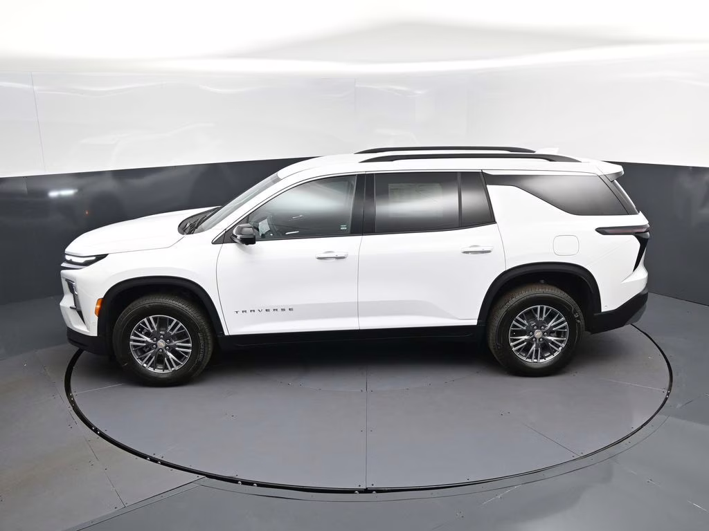 2026 Summit White Chevrolet Traverse LT FWD SUV