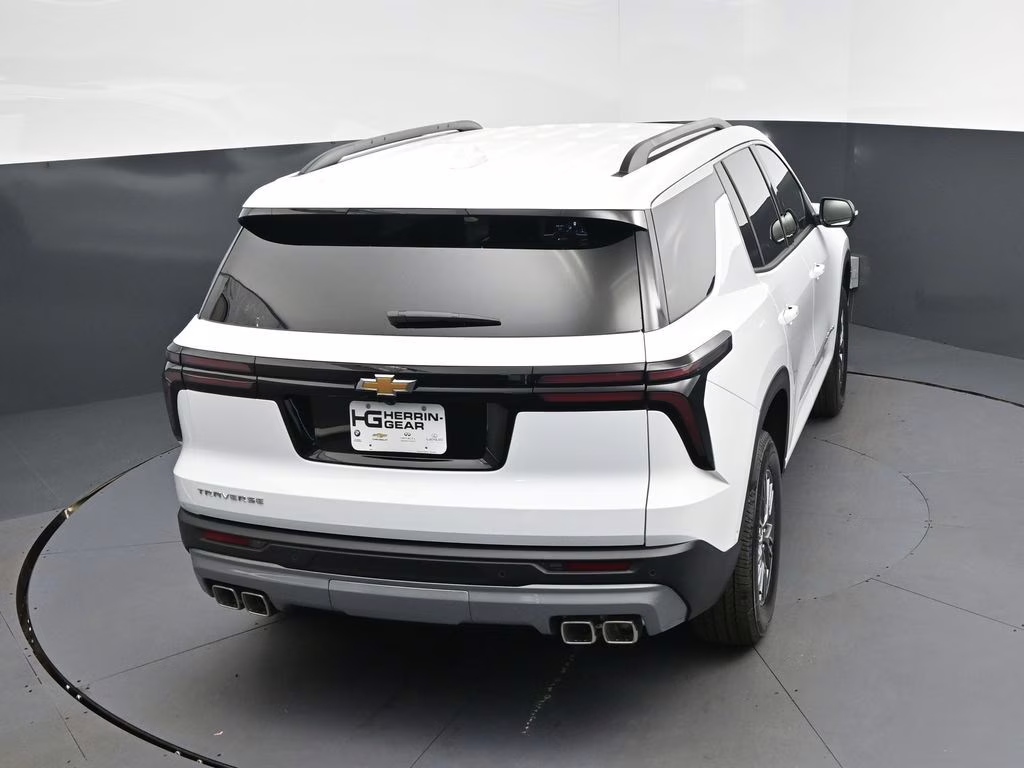 2026 Summit White Chevrolet Traverse LT FWD SUV