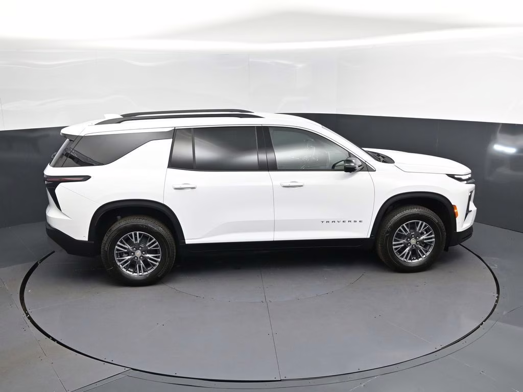 2026 Summit White Chevrolet Traverse LT FWD SUV
