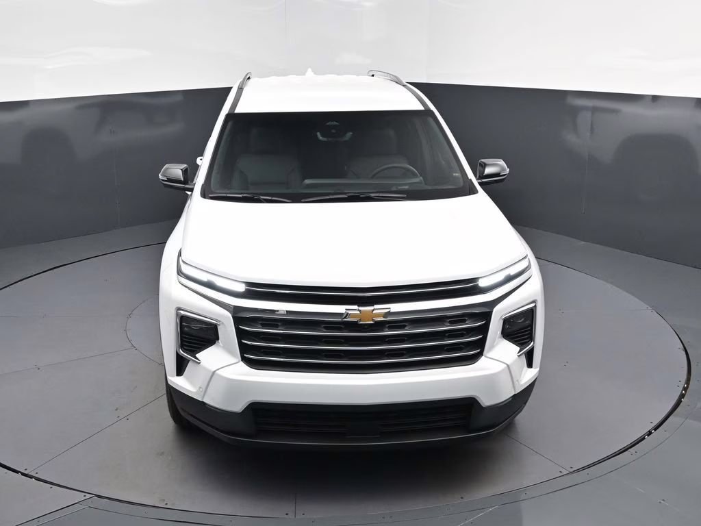 2026 Summit White Chevrolet Traverse LT FWD SUV