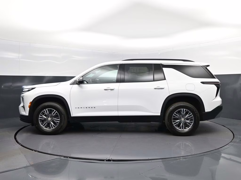 2026 Summit White Chevrolet Traverse LT FWD SUV
