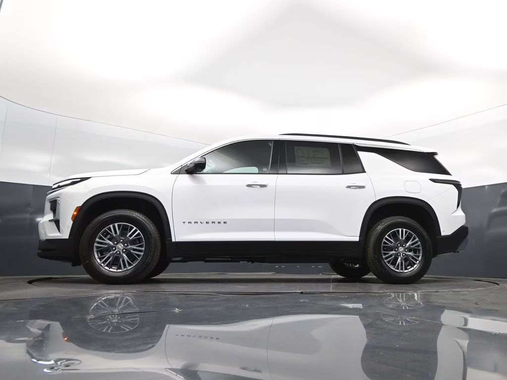 2026 Summit White Chevrolet Traverse LT FWD SUV