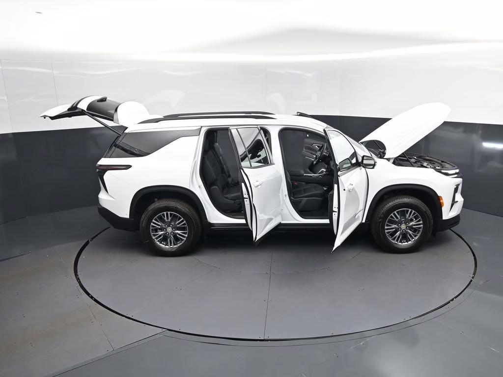 2026 Summit White Chevrolet Traverse LT FWD SUV