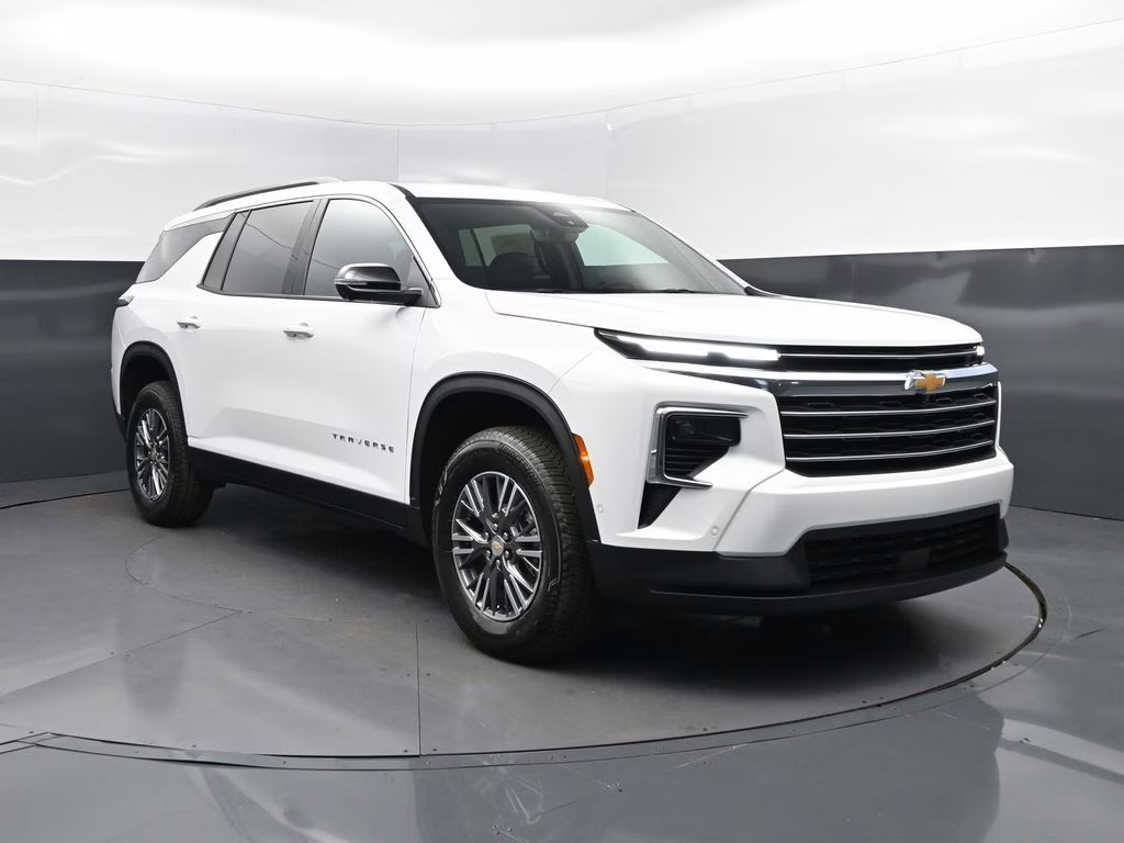 2026 Summit White Chevrolet Traverse LT FWD SUV