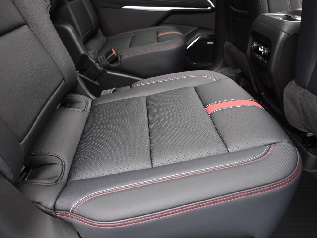 2026 Polar White Chevrolet Traverse RS FWD SUV