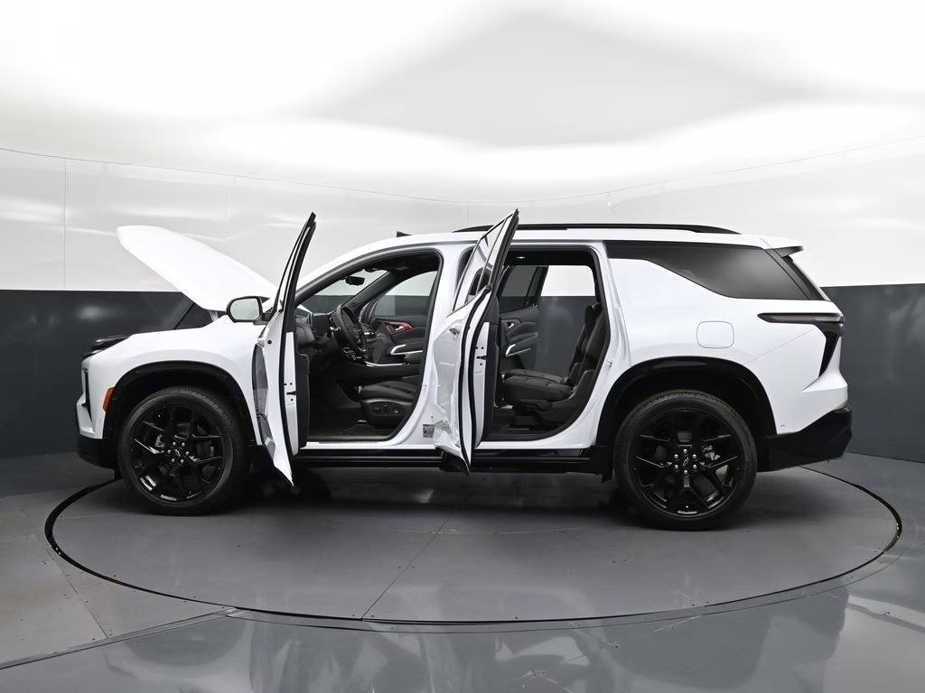 2026 Polar White Chevrolet Traverse RS FWD SUV