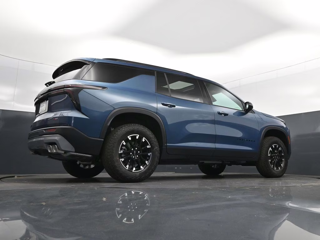 2026 Lakeshore Blue Chevrolet Traverse Z71 AWD SUV