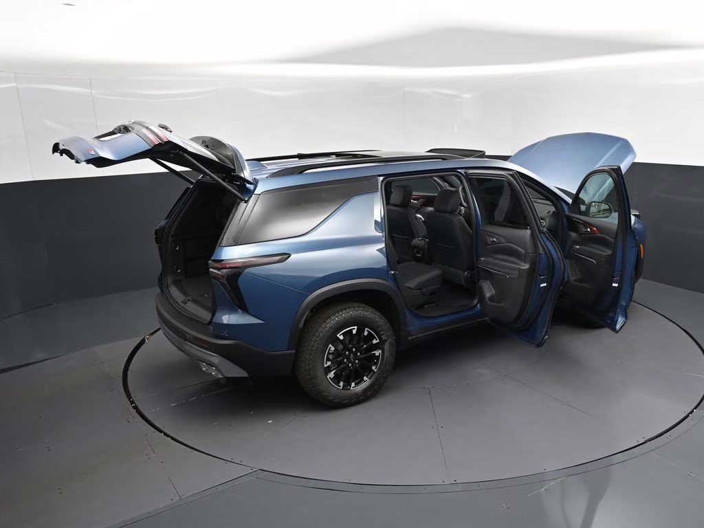 2026 Lakeshore Blue Chevrolet Traverse Z71 AWD SUV