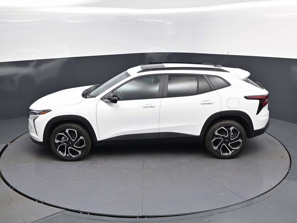 2026 Summit White Chevrolet Trax 2RS FWD SUV