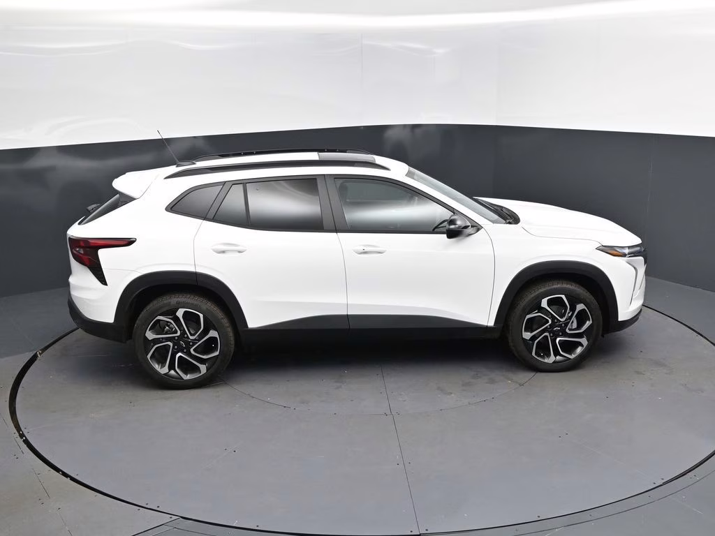 2026 Summit White Chevrolet Trax 2RS FWD SUV