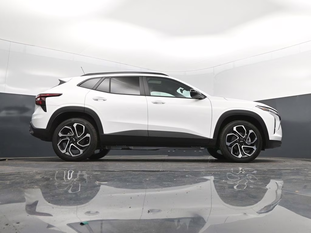 2026 Summit White Chevrolet Trax 2RS FWD SUV