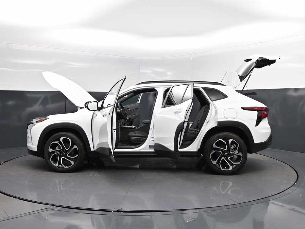2026 Summit White Chevrolet Trax 2RS FWD SUV