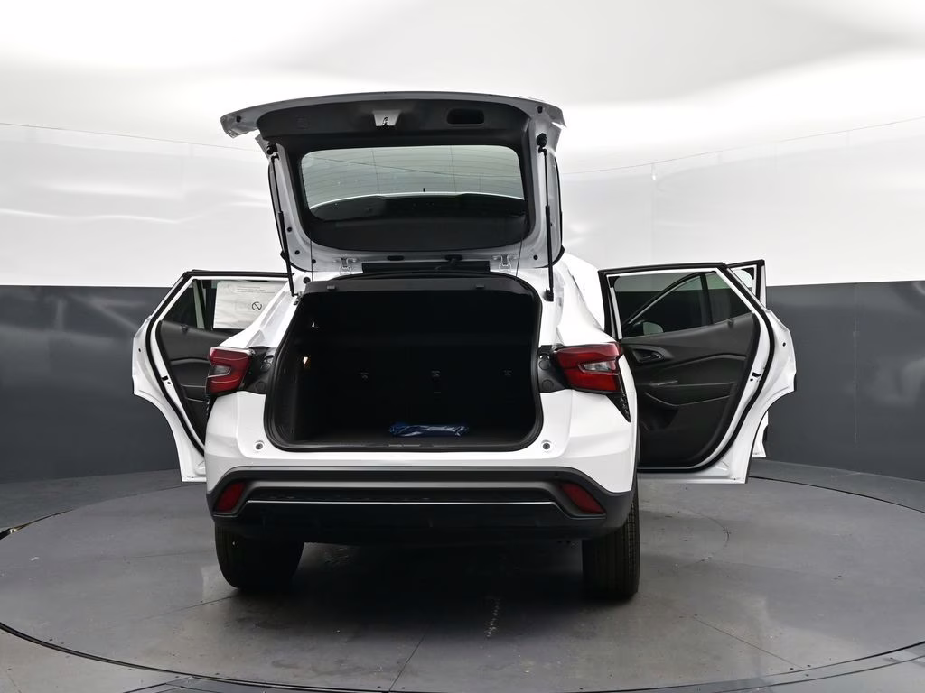 2026 Summit White Chevrolet Trax 2RS FWD SUV