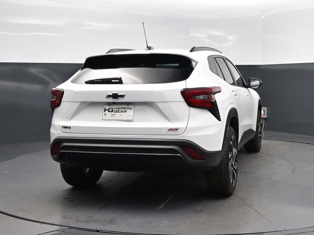 2026 Summit White Chevrolet Trax 2RS FWD SUV
