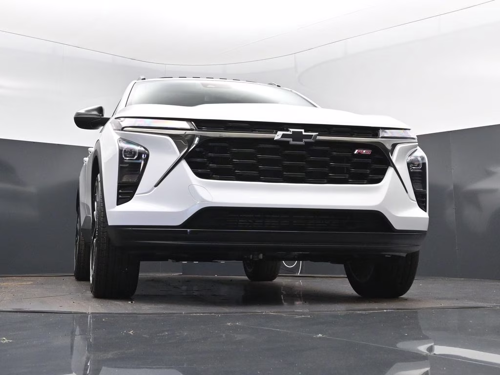 2026 Summit White Chevrolet Trax 2RS FWD SUV