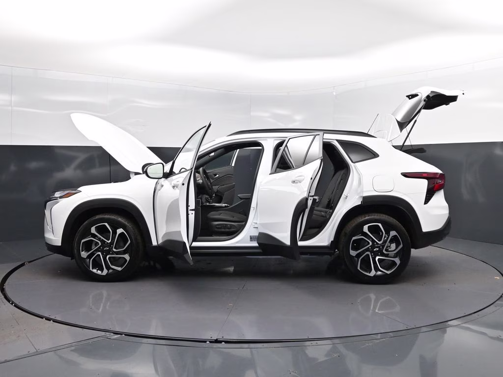 2026 Summit White Chevrolet Trax 2RS FWD SUV