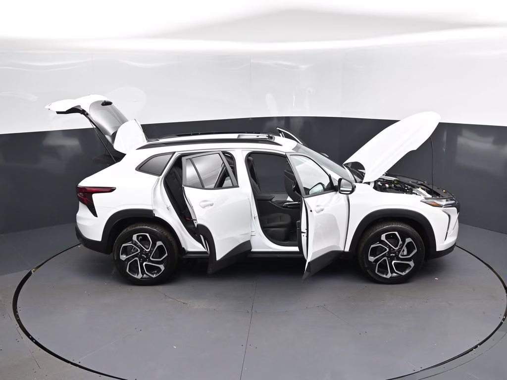 2026 Summit White Chevrolet Trax 2RS FWD SUV