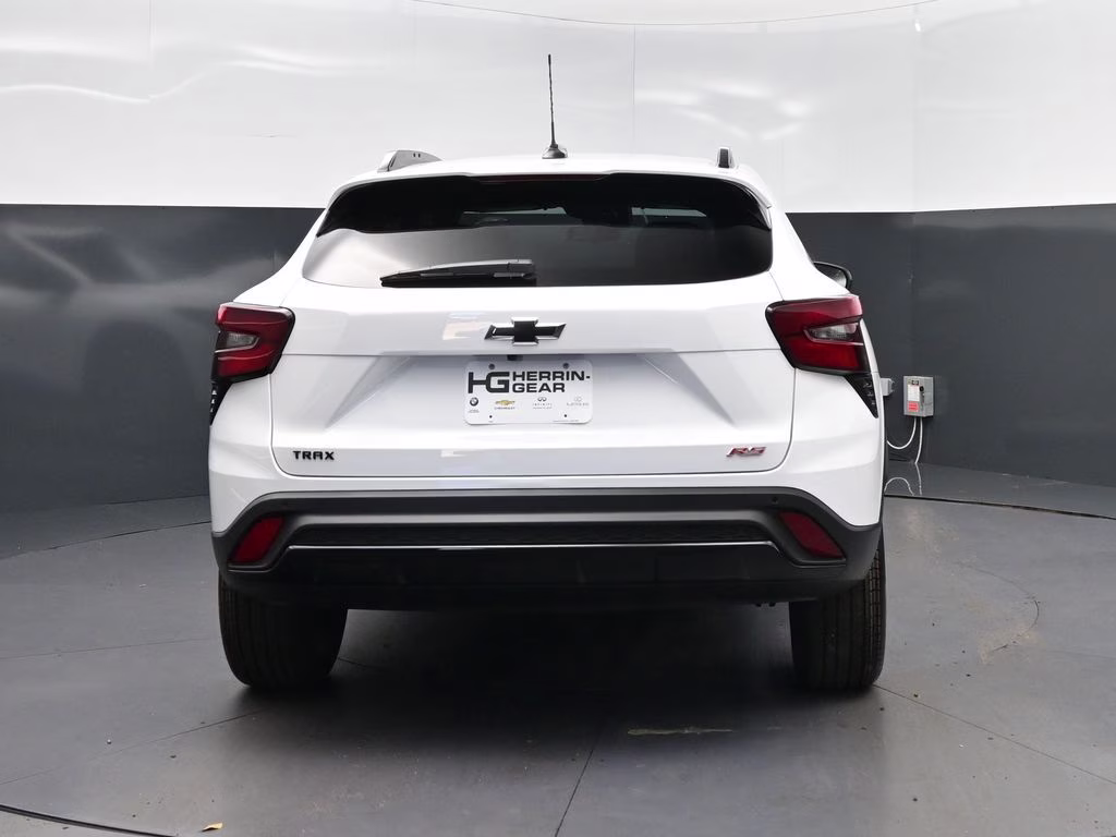 2026 Summit White Chevrolet Trax 2RS FWD SUV