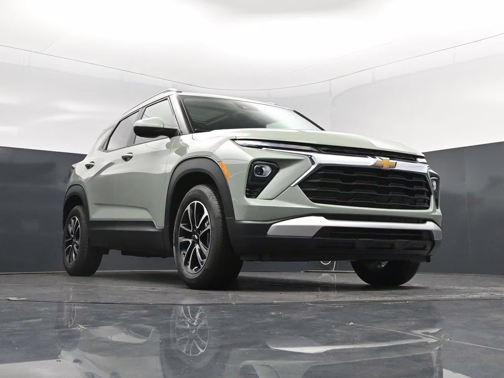 2026 Green Chevrolet Trailblazer LT FWD SUV