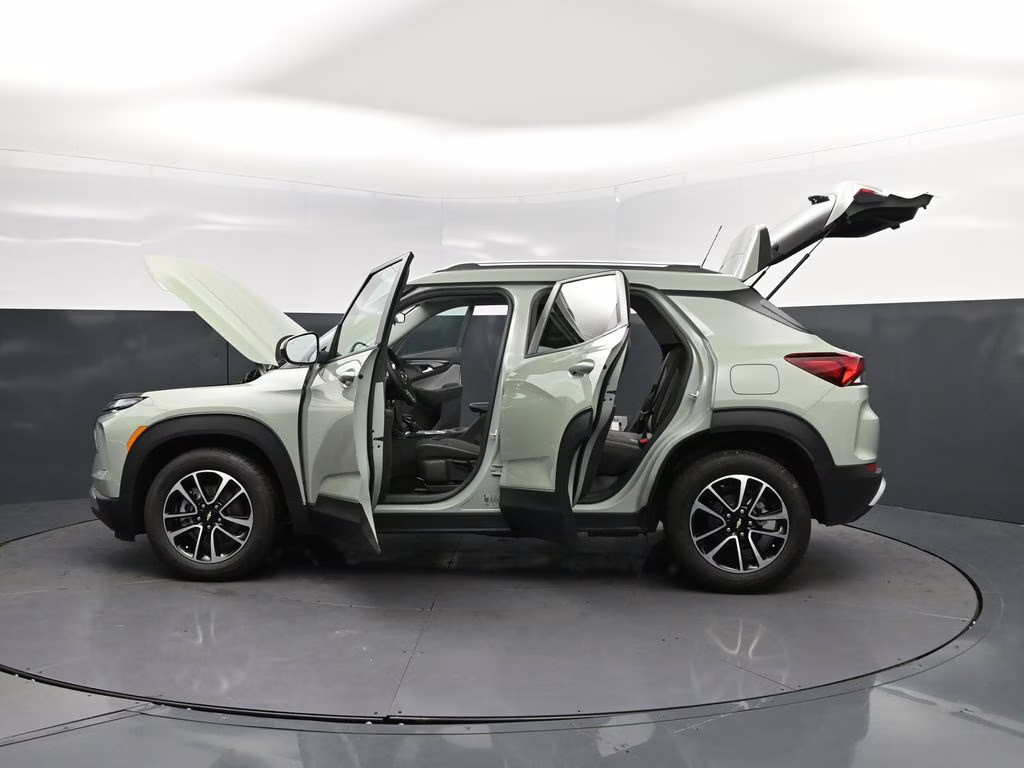 2026 Green Chevrolet Trailblazer LT FWD SUV