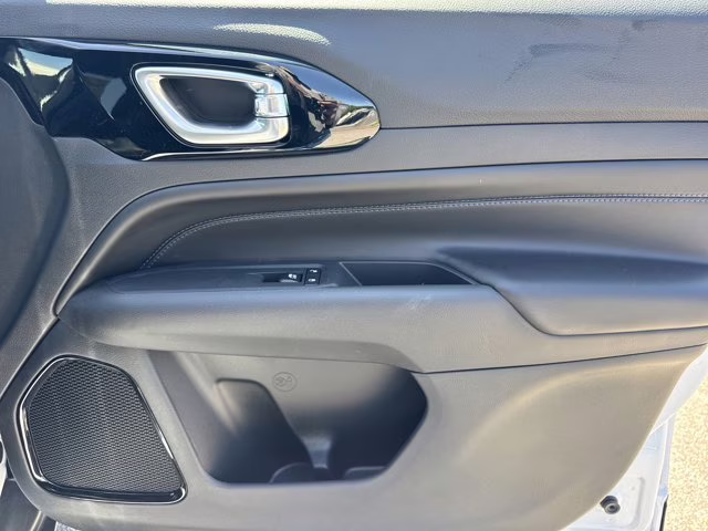 2026 Bright White Clearcoat Jeep Compass Latitude Altitude 4X4 SUV