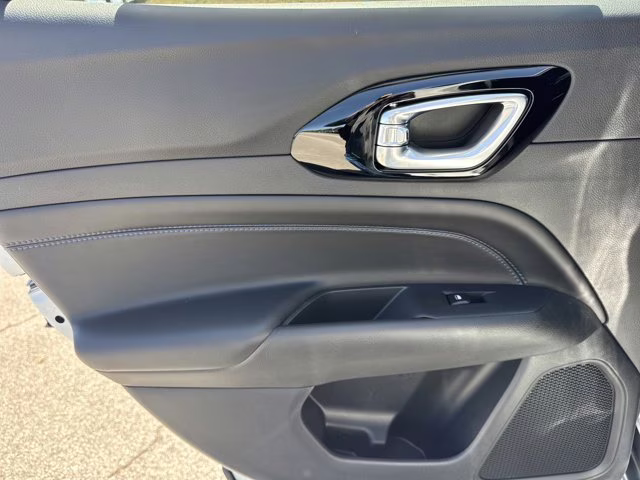 2026 Bright White Clearcoat Jeep Compass Latitude Altitude 4X4 SUV