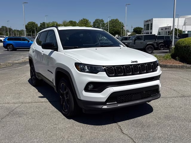 2026 Bright White Clearcoat Jeep Compass Latitude Altitude 4X4 SUV