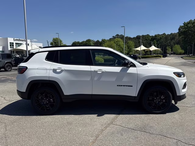 2026 Bright White Clearcoat Jeep Compass Latitude Altitude 4X4 SUV