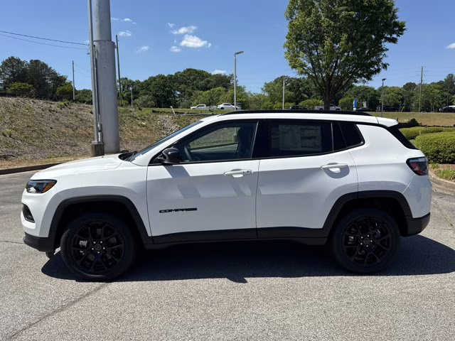 2026 Bright White Clearcoat Jeep Compass Latitude Altitude 4X4 SUV