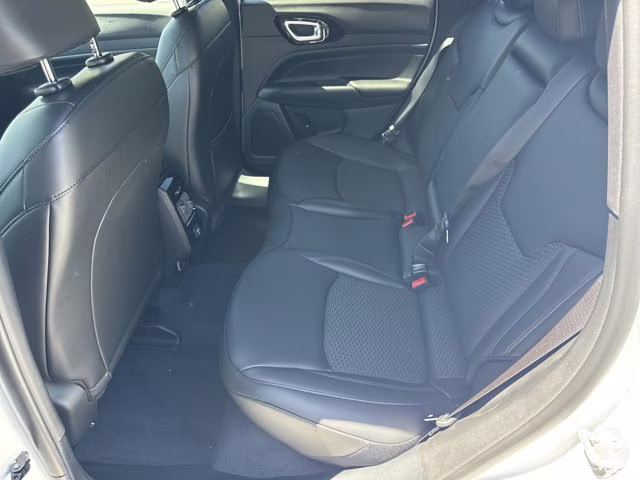 2026 Bright White Clearcoat Jeep Compass Latitude Altitude 4X4 SUV